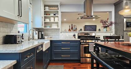 Quiet Central Phx Home w/ enclosd yard, jungle gym