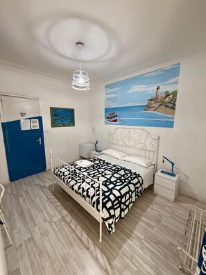 Deluxe Double Room | Individually decorated, individually furnished, desk, laptop workspace - B&B Firenze (Catania)