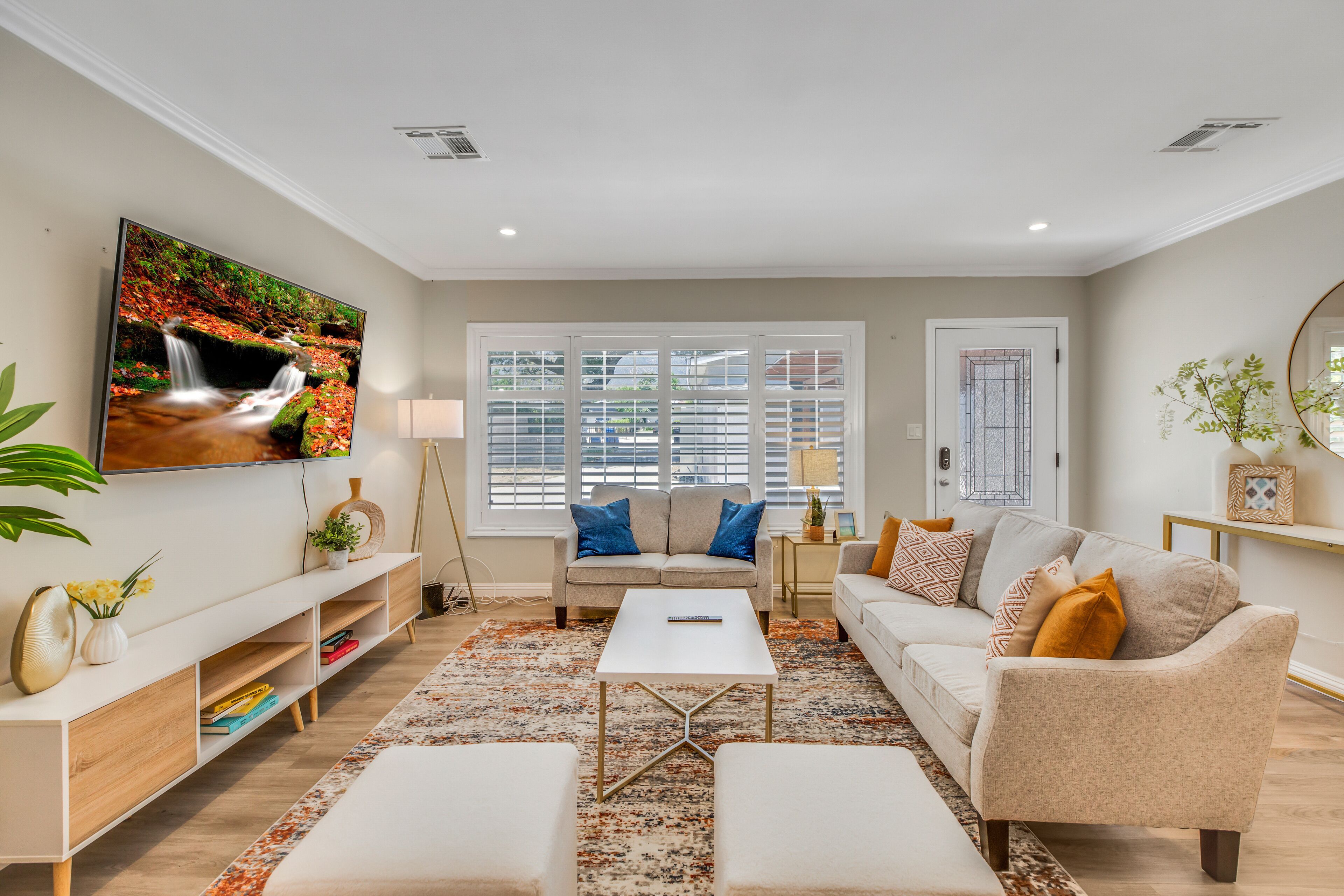 Outstanding Designed Beautiful Home  close to Universal Studio  & Disney