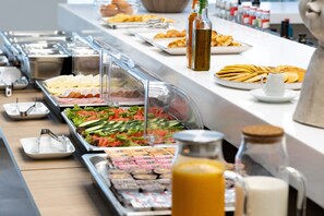 Ilmainen päivittäinen buffetaamiainen