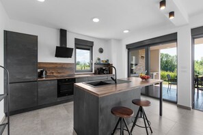 3 bedrooms - Tola in Vi Njan With 3 Bedrooms and 3 Bathrooms (Visnjan)