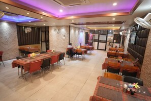 Restaurant - Hotel Raj Kamal Palace (Varanasi)