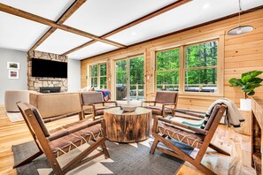 Smart TV, fireplace, video games, DVD player