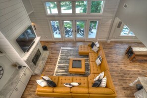 TV, fireplace - The Reserve - 5 BR Mtn Retreat w/ Outdoor Great Room, Mins From Helen and Sautee (Clarkesville)