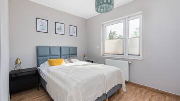 Apartment, 1 Schlafzimmer, Balkon, am Strand | 1 Schlafzimmer, Bettwäsche