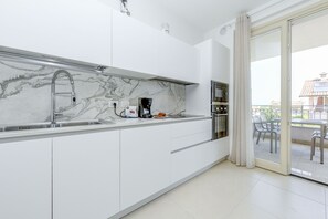 Fridge, microwave, oven, dishwasher