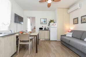 TV - MGH - Apartment Bouganville (Peschiera del Garda)