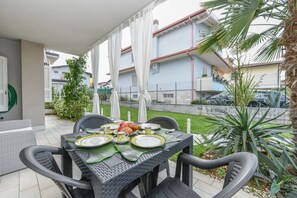 Outdoor dining - MGH - Apartment Rosa (Peschiera del Garda)