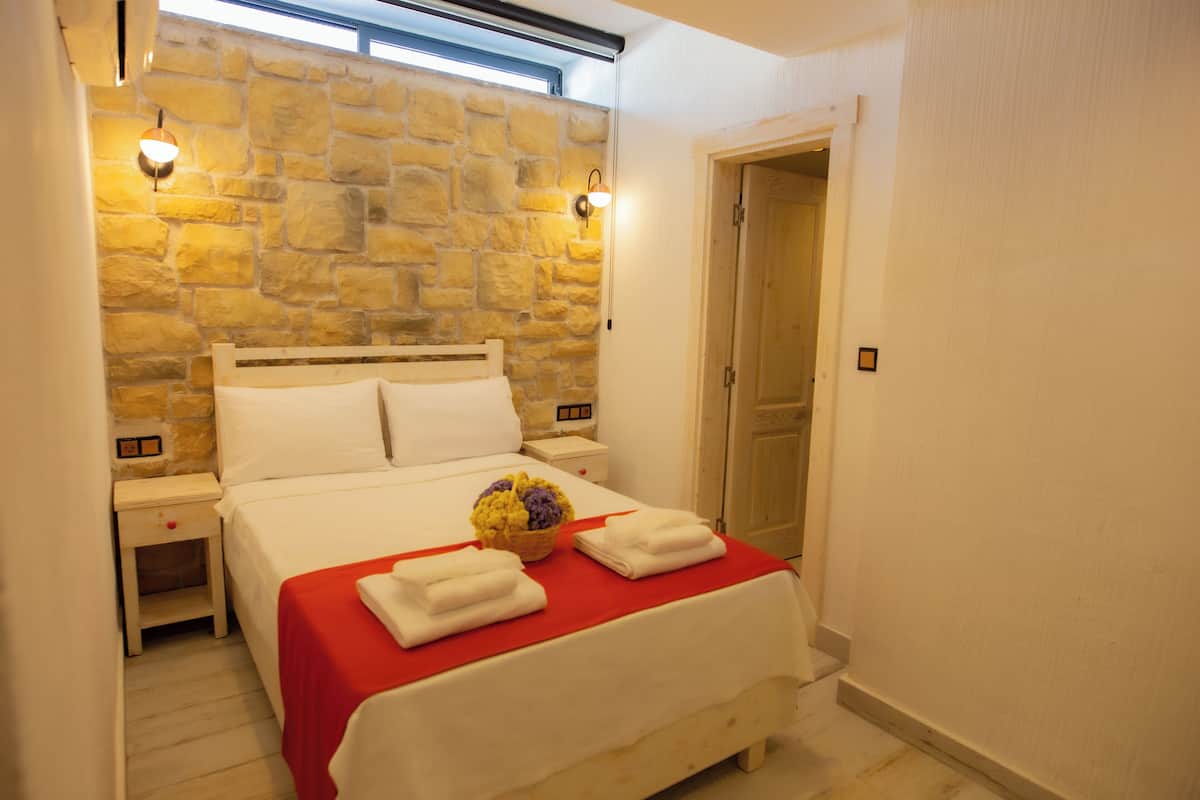 Habitación económica | 1 habitación, minibar, wifi gratis y ropa de cama