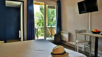 Standard Studio | Individually furnished, bed sheets