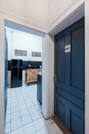 Télévision LED de 32 pouces avec chaînes par câble, télévision