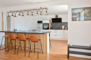 Frigorifero, microonde, forno, lavastoviglie