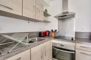 Fridge, microwave, oven, dishwasher