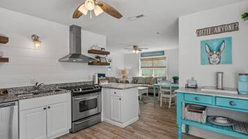 House (The Salty Seahorse (3/2)) | Exterior