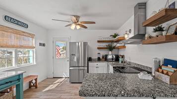 House (The Salty Seahorse (3/2)) | Exterior