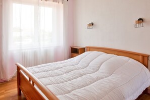 4 chambres, fer et planche Ă repasser