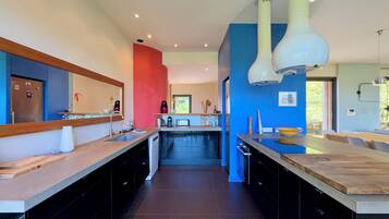 Réfrigérateur, four, plaque de cuisson, lave-vaisselle