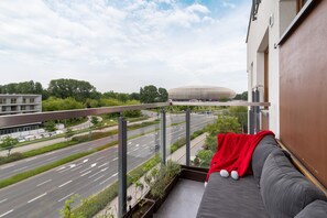 Balcony - Apartment Lema Cracow by Renters (Kraków)