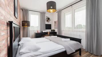 Apartment, 2 Bedrooms, Balcony | 2 bedrooms, bed sheets