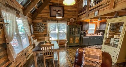 Reddies River Retreat Available Labor Day Weekend!