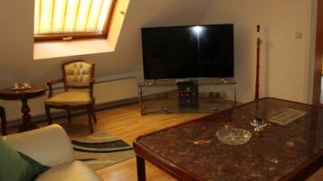 31-inch Smart TV with cable channels, TV