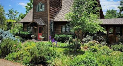 Lovely Farmhouse Retreat, close to Boulder and Rocky Mountain National Park