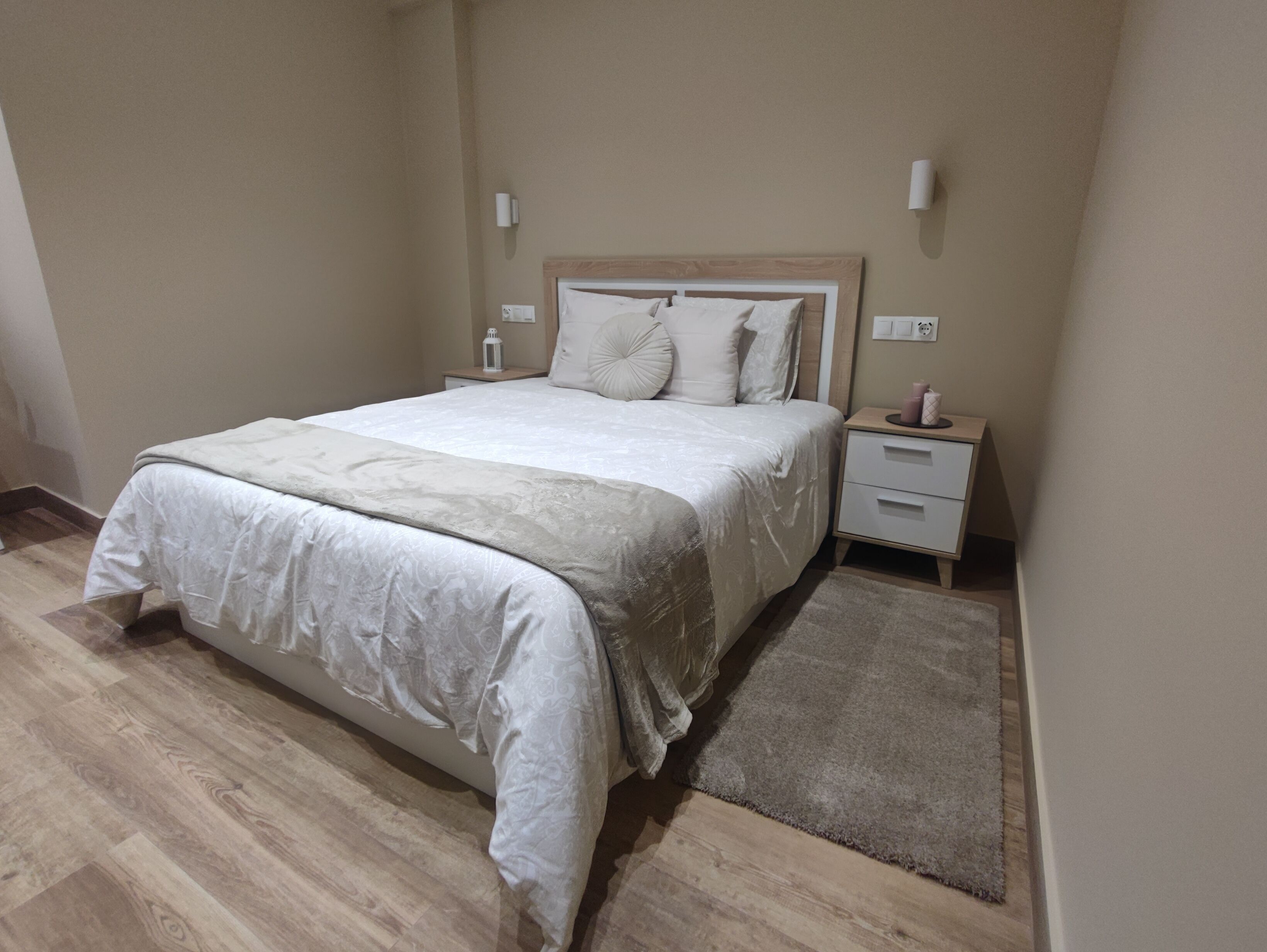 2 slaapkamers, een strijkplank/strijkijzer, wifi, beddengoed