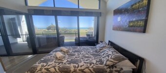 The Pearl: 3  BR, 2  BA Apartment in Jurien Bay, Sleeps 6