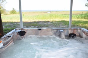 Baignoire à remous extérieure