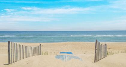 Semi-Oceanfront Home with Private Pool, Hot Tub, Nearby Beach Access, Basketball