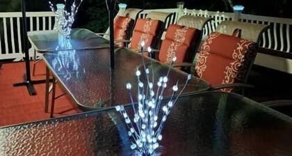 Beautiful Beach Boutique 2 Beaches, 1 lake, mature trees for beauty and privacy