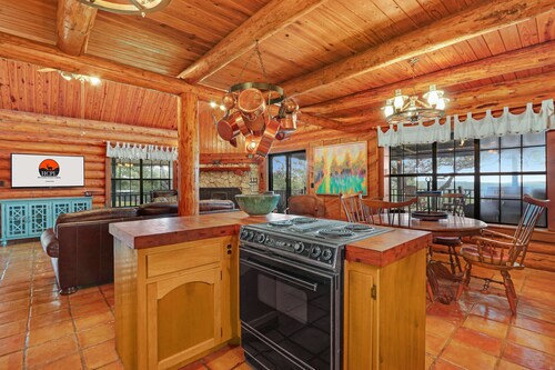 Rocky Mountain I Pet Friendly, Canyon Lake