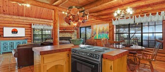 Rocky Mountain I Pet Friendly, Canyon Lake