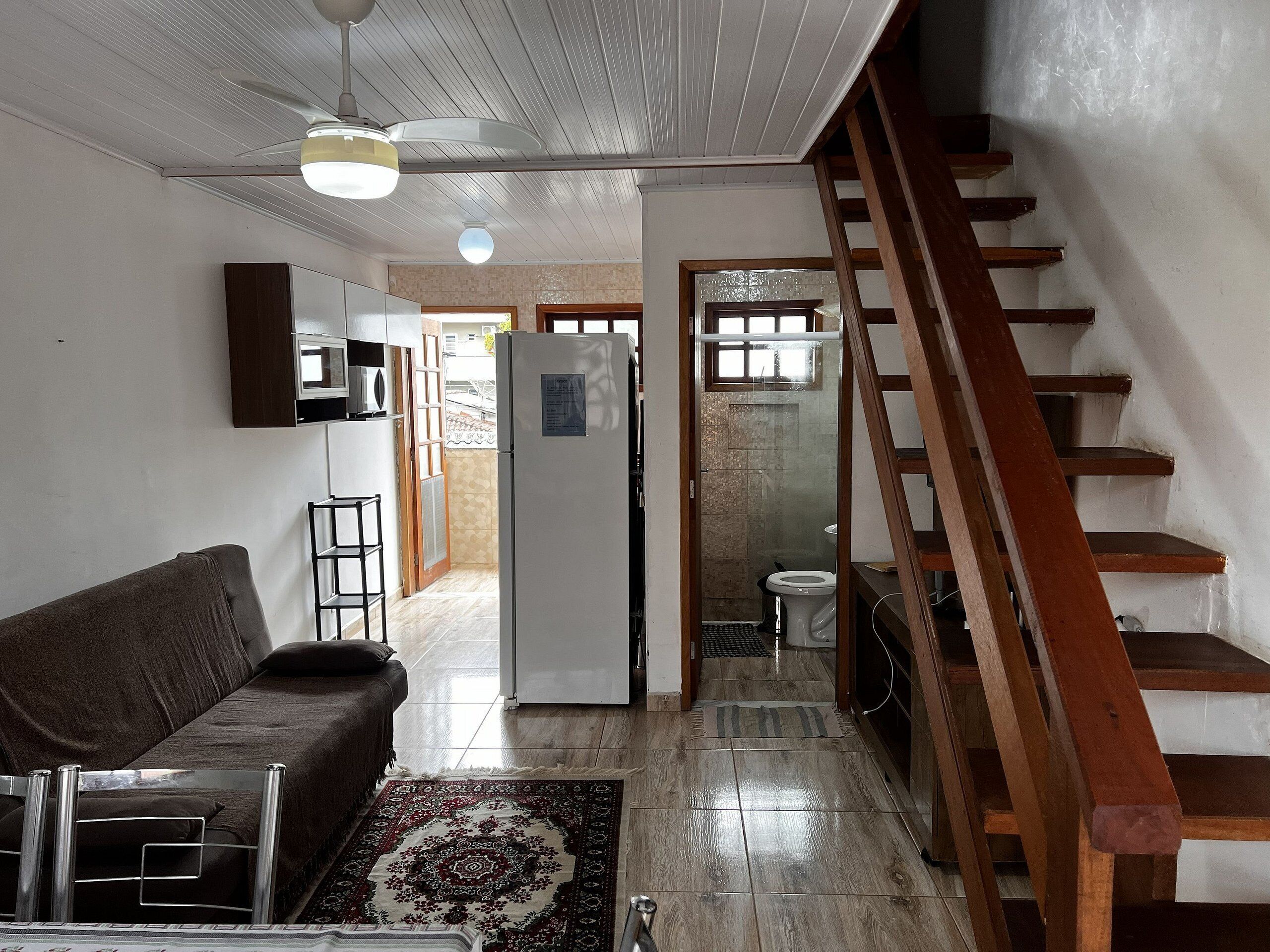 Apartamento básico | Área de estar | TV de tela plana, DVD player