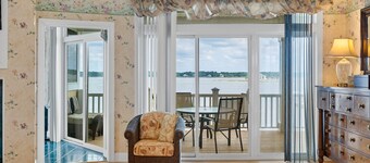 Copper Top #146 Huge Soundfront Home w/ Private Dock, Hot Tub, Community Pool