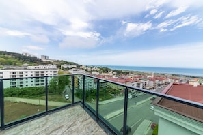 Elite Room, Jetted Tub, Sea View | 1 bedroom, laptop workspace, free WiFi, bed sheets