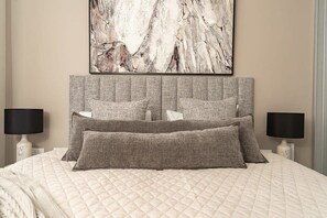 1 bedroom, desk, iron/ironing board, travel cot - 1BDR Old City Views By Isrentals (Jerusalem)