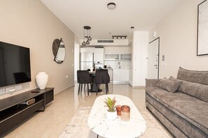 TV, offices - 1BDR Old City Views By Isrentals (Jerusalem)