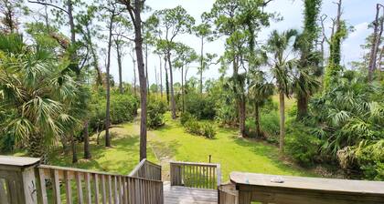Waterfront! Easy Beach Access - 2 FREE BIKE RENTALS INCLUDED WITH YOUR STAY!