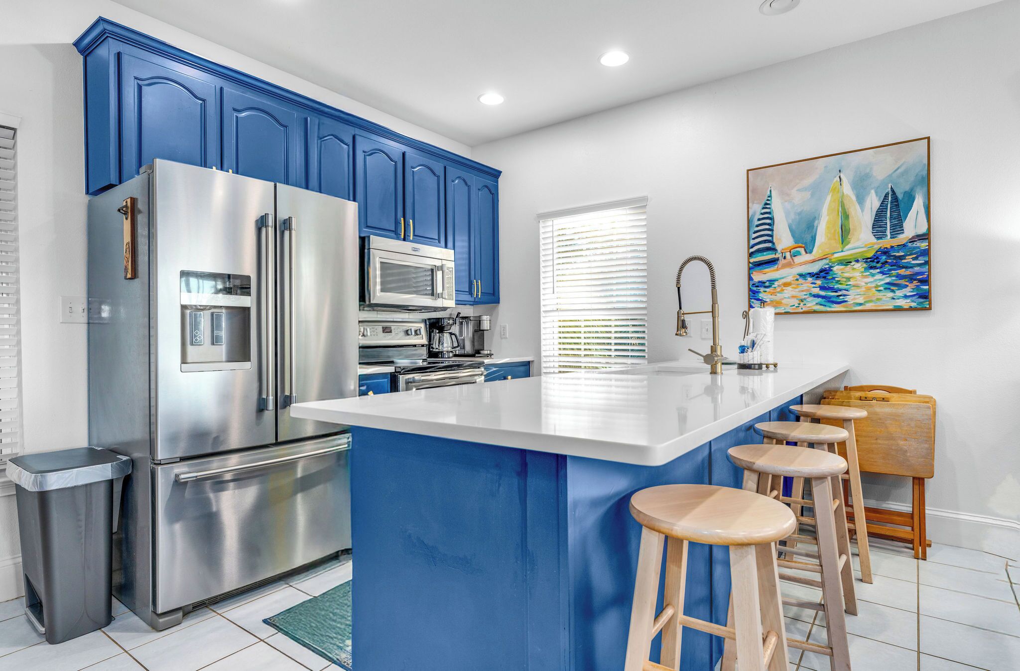 雪櫃、微波爐、焗爐、爐具