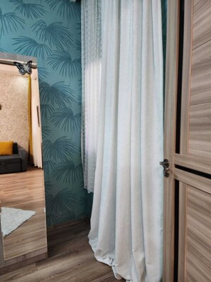Basic Room, 1 Bedroom, Mountain View | Blackout drapes, soundproofing, iron/ironing board, free WiFi