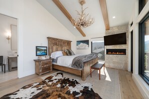 4 عدّة غرف نوم ومساحة عمل للكمبيوتر المحمول ومكواة/لوح كي