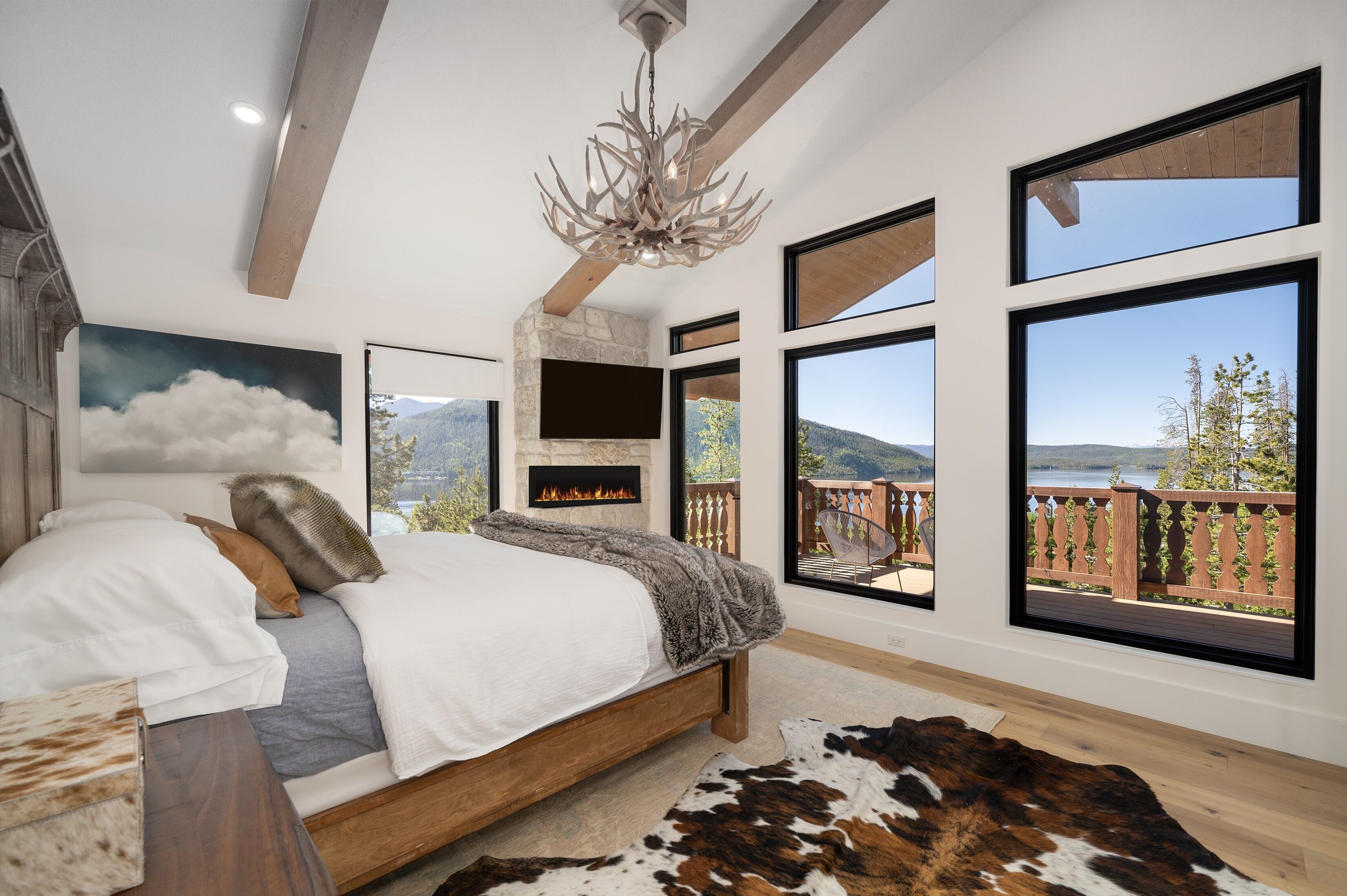 Cabin, 4 Bedrooms | 4 bedrooms, laptop workspace, iron/ironing board, free WiFi