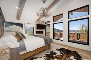 4 bedrooms, laptop workspace, iron/ironing board, free WiFi