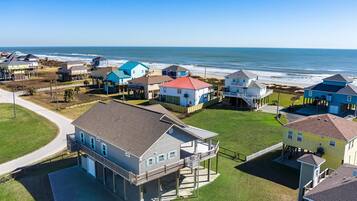 House, 4 Bedrooms | Aerial view
