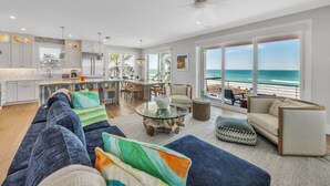 Smart TV, table tennis, stereo - Rooftop deck with Gulf views - Villa Rayo Del Sol (Bradenton Beach)
