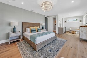 5 bedrooms, iron/ironing board, free WiFi, bed sheets - Rooftop deck with Gulf views - Villa Rayo Del Sol (Bradenton Beach)