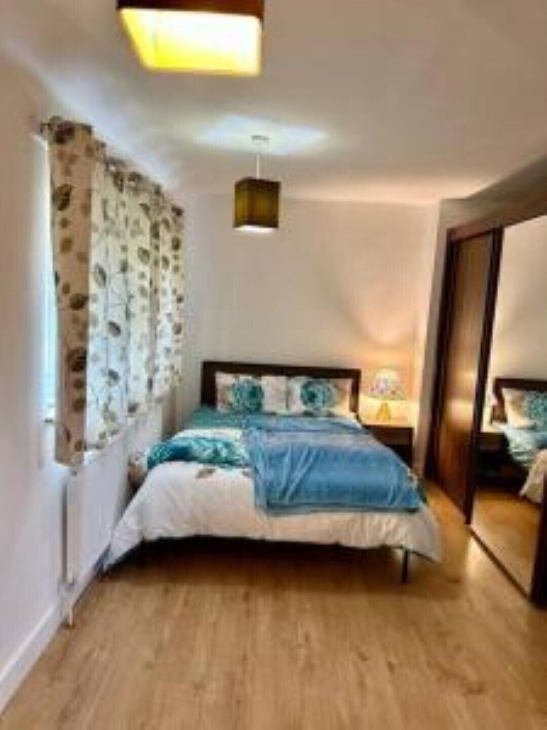 3 bedrooms, desk, iron/ironing board, travel crib