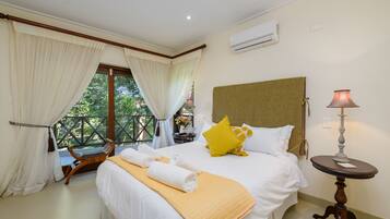 Luxury Villa | 3 bedrooms, in-room safe, iron/ironing board, free wired internet
