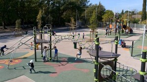 A playground with various play structures and equipment. - Villa Accueillante et Familiale (La Garde)